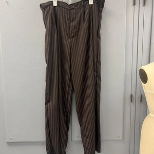 Von Kunden genaehtes High Waisted Dress Pants with Pleats – Review von Mireya