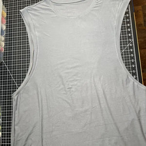 Von Kunden genaehtes Muscle shirt / Oversized Tanktop – Review von Sarah